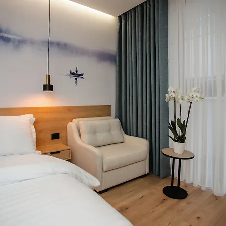 Oro 3* Szkodra